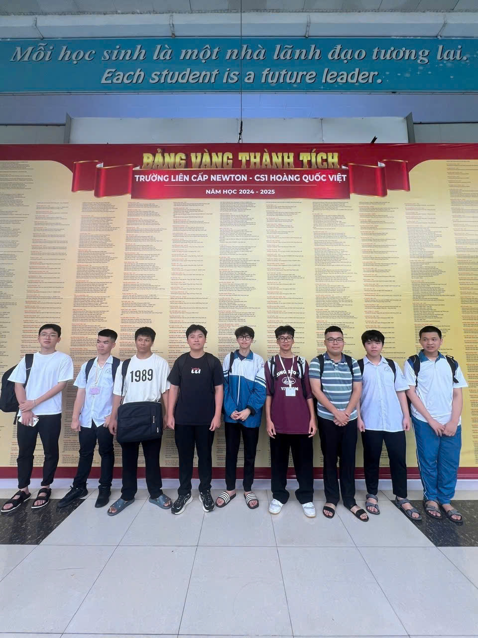 Học sinh lớp 12 Tin giành “cú đúp” giải Nhất miền Bắc – Tiến vào Chung kết toàn quốc Tin học trẻ 2025